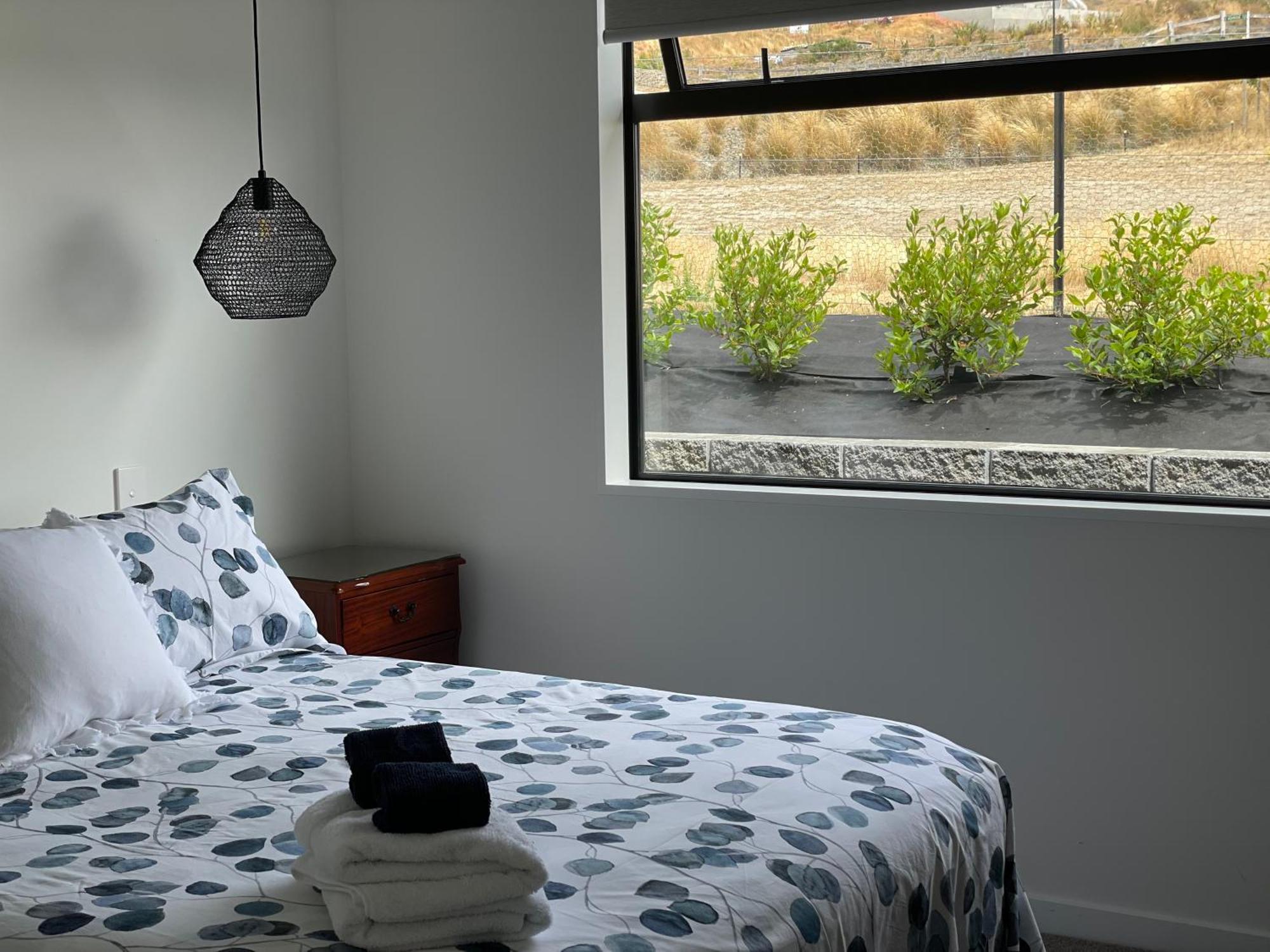 Lake Views - New Apartment With Room To Relax واناكا المظهر الخارجي الصورة